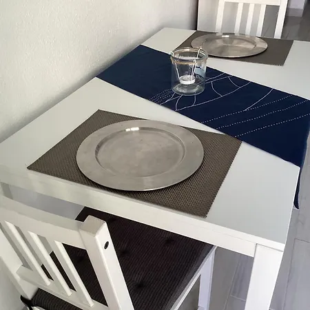 Castle Harbour Modern Studio - Heated Pool & 300Mb Wi-Fi Los Cristianos (Tenerife)